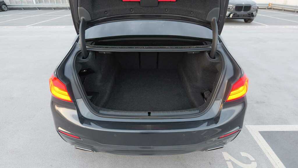 BMW 5 Series M Sport Black #13