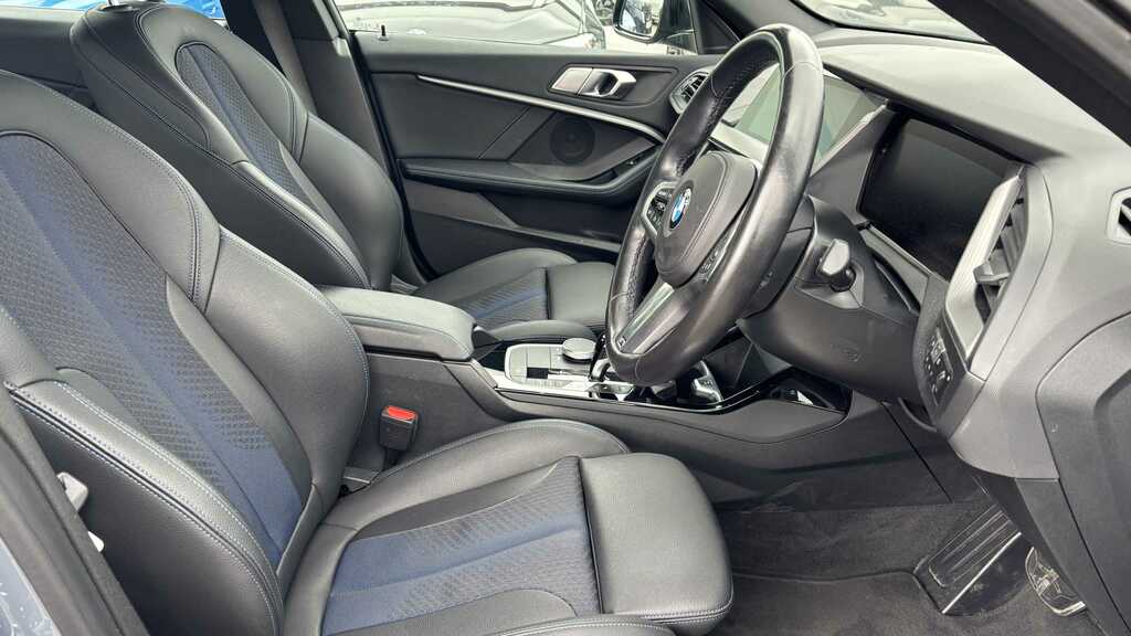 BMW 2 Series 218I 136 M Sport Dct 2022 Grey #4