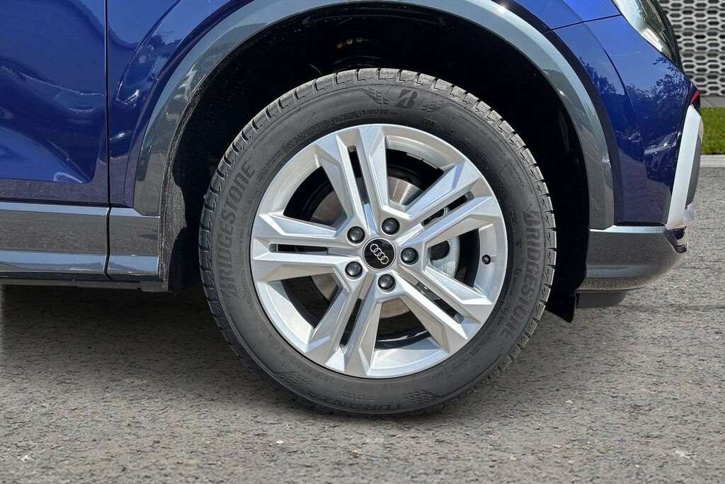 Audi Q2 35 Tfsi Sport S Tronic 2026 Blue #4