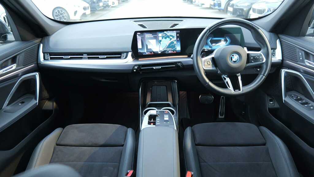 BMW iX1 230Kw Xdrive30 M Sport 65Kwh 2023 Black #3