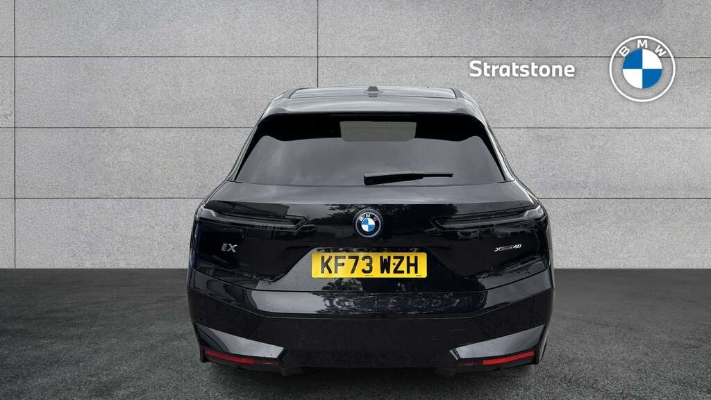 BMW iX 240Kw Xdrive40 M Sport 76.6Kwh 2024 Black #6
