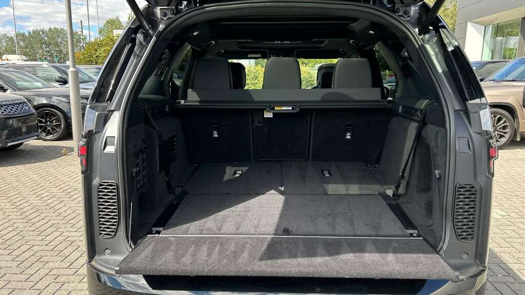 Land Rover Discovery 3.0 D350 Metropolitan Edition 2025 Grey #6