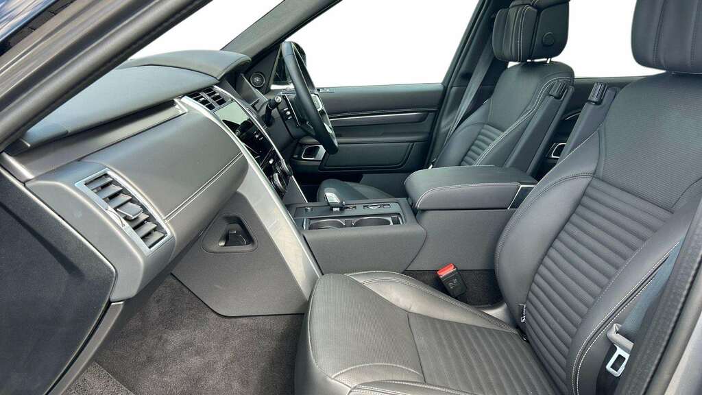 Land Rover Discovery 3.0 D350 Metropolitan Edition 2025 Grey #2