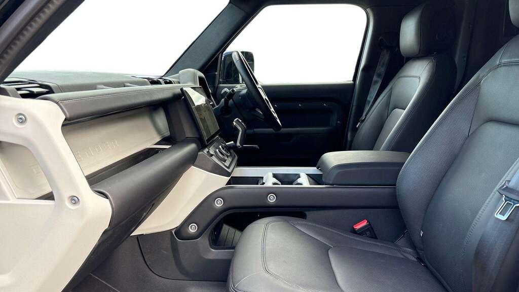 Land Rover Defender 110 3.0 D350 Hard Top X-dynamic Hse 2025 Black #3