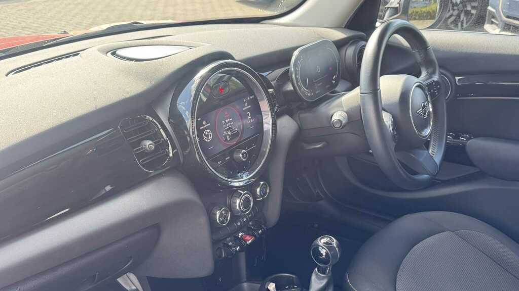 Mini Hatch 1.5 Cooper Classic 2021 Red #5