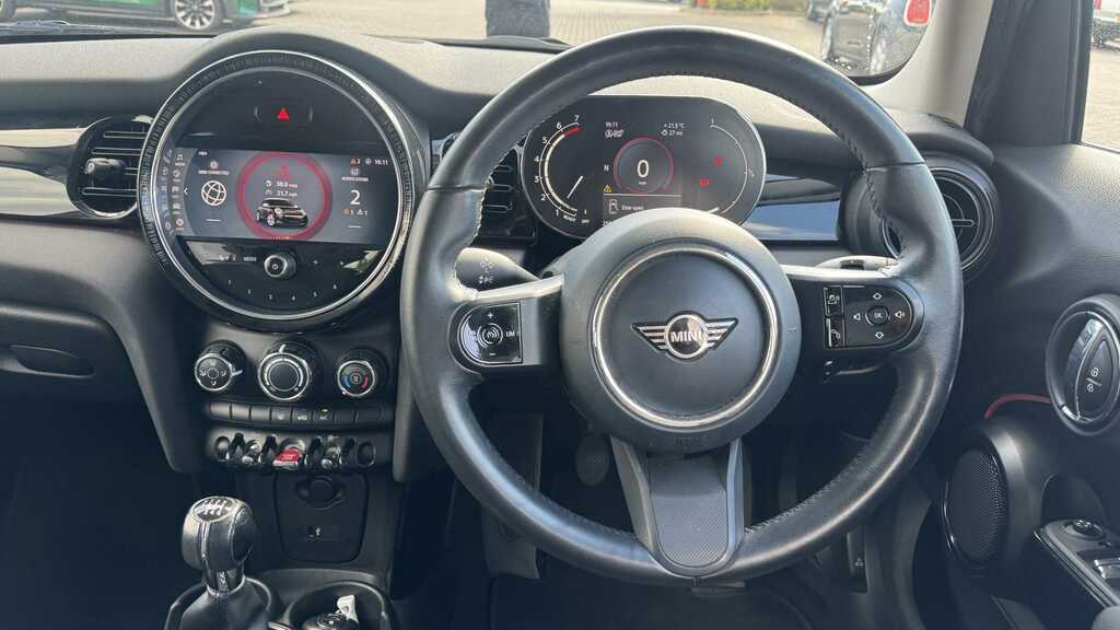 Mini Hatch 1.5 Cooper Classic 2021 Red #3