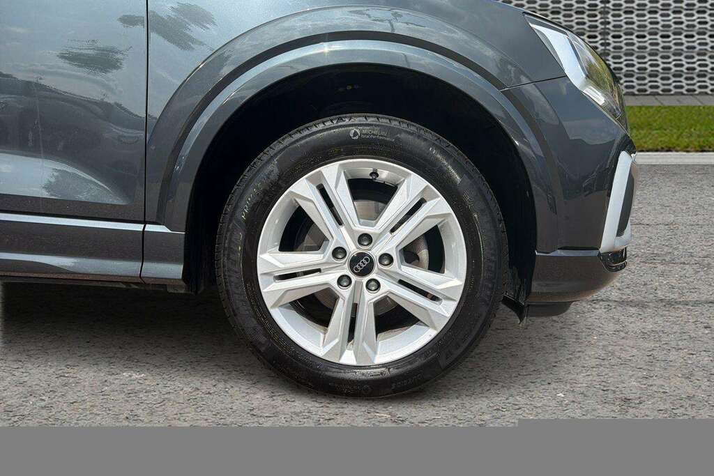 Audi Q2 30 Tfsi Sport 2023 Grey #4