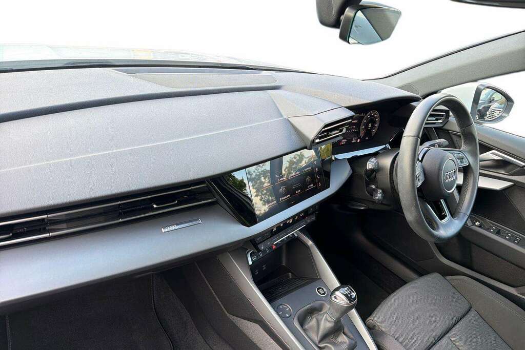 Audi A3 30 Tfsi Sport 2024 KR74RHK White