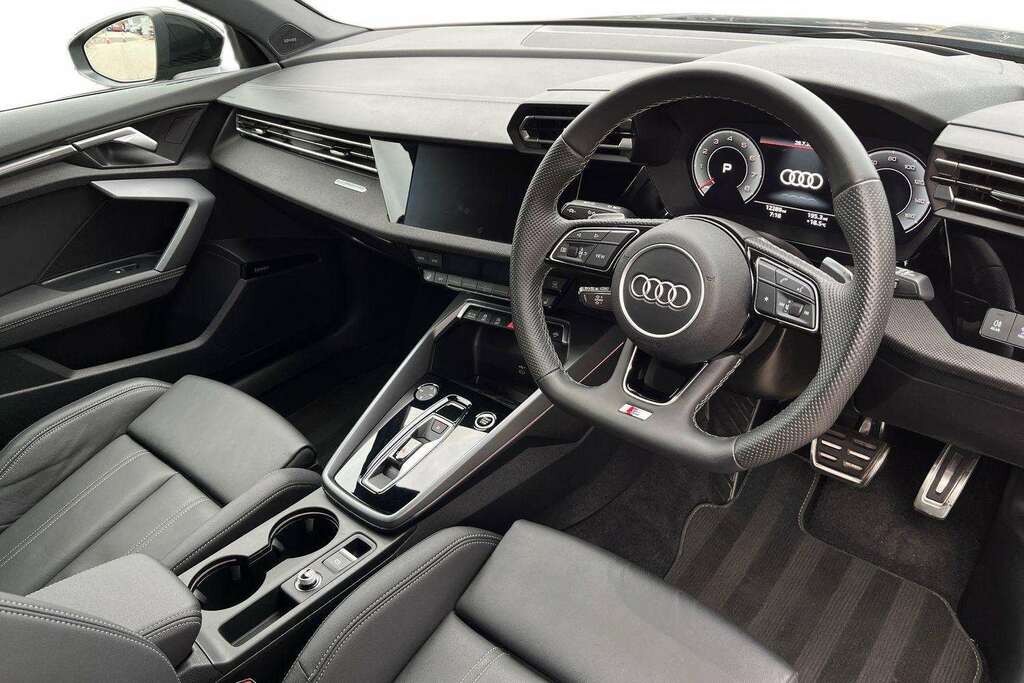Audi A3 1.5 Tfsi 150 Black Edition S Tronic  #4