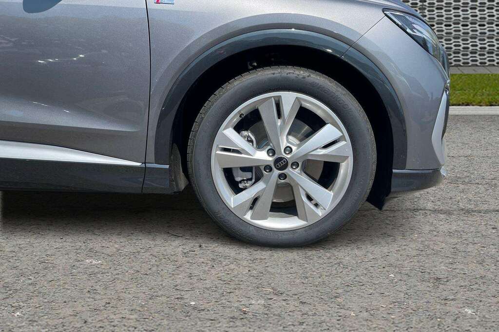 Audi Q4 E Tron 150Kw 40 63Kwh S Line Leather 2026 Grey #5