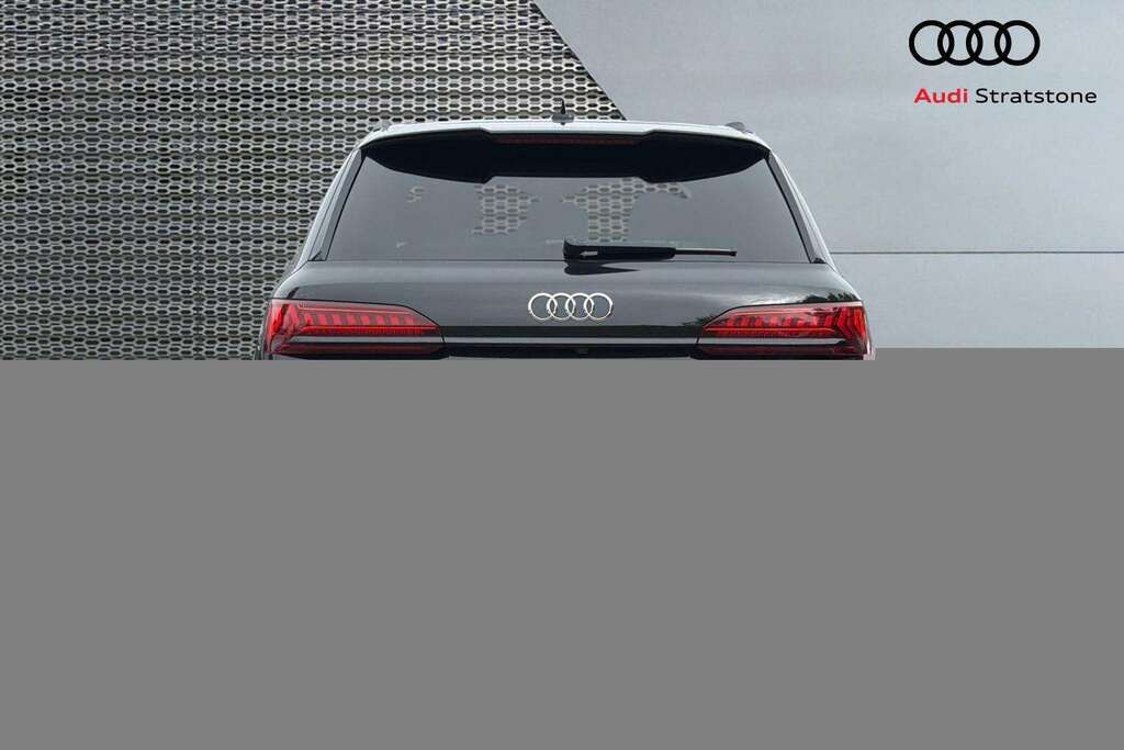 Audi Q7 55 Tfsi Quattro Black Edition Tiptronic 2022 Black #4