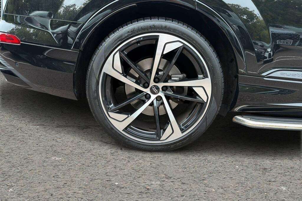 Audi Q7 55 Tfsi Quattro Black Edition Tiptronic 2022 Black #6