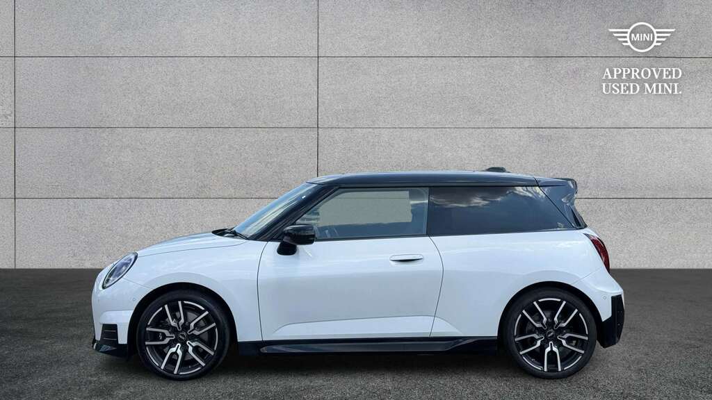 Mini Hatch 1.5 C Classic 2026 White #3