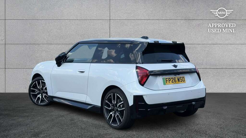Mini Hatch 1.5 C Classic 2026 White #2