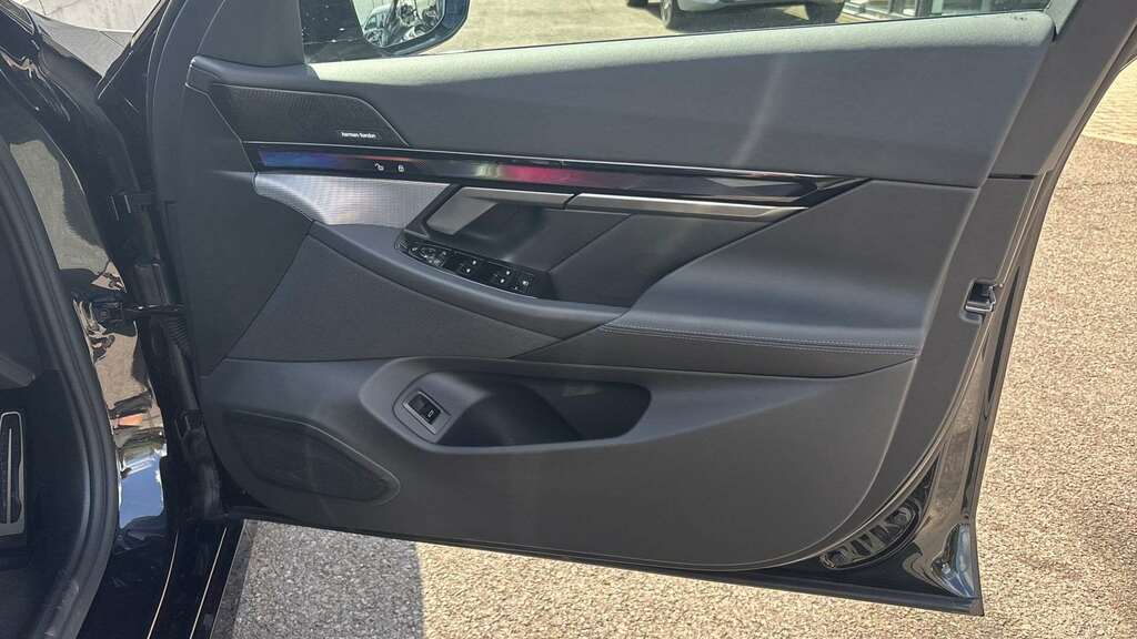 BMW i5 I5 Edrive40 M Sport Saloon Black #25