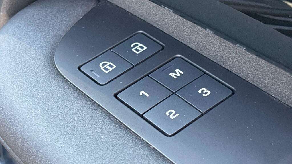 Land Rover Discovery 3.0 D350 Dynamic Hse 2025 Brown #24