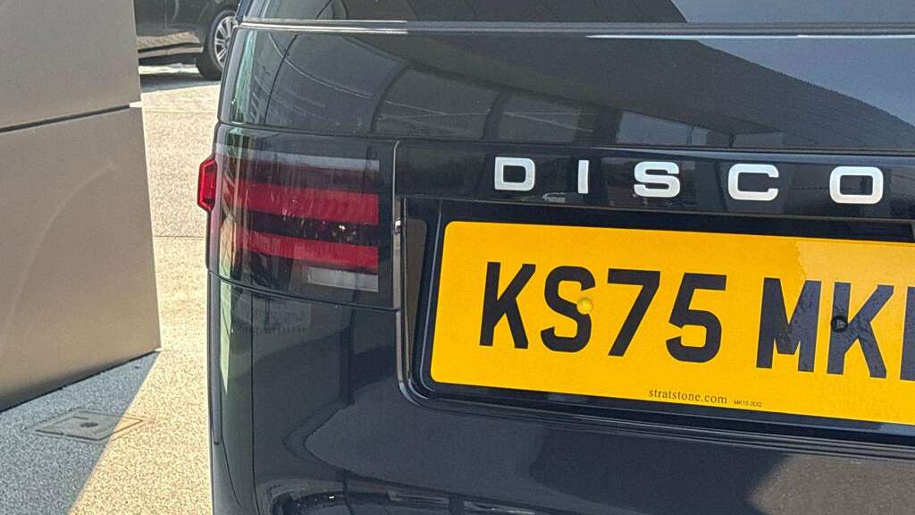 Land Rover Discovery 3.0 D350 Dynamic Hse 2025 Brown #25