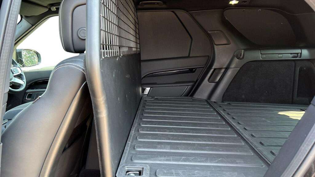 Land Rover Discovery 3.0 D350 Se Commercial 2025 Black #4