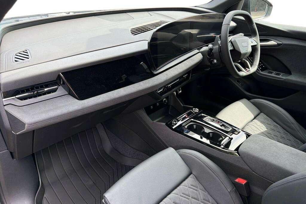 Audi Q6 E-Tron 225Kw Performance 100Kwh Black Edition 20 Grey #2