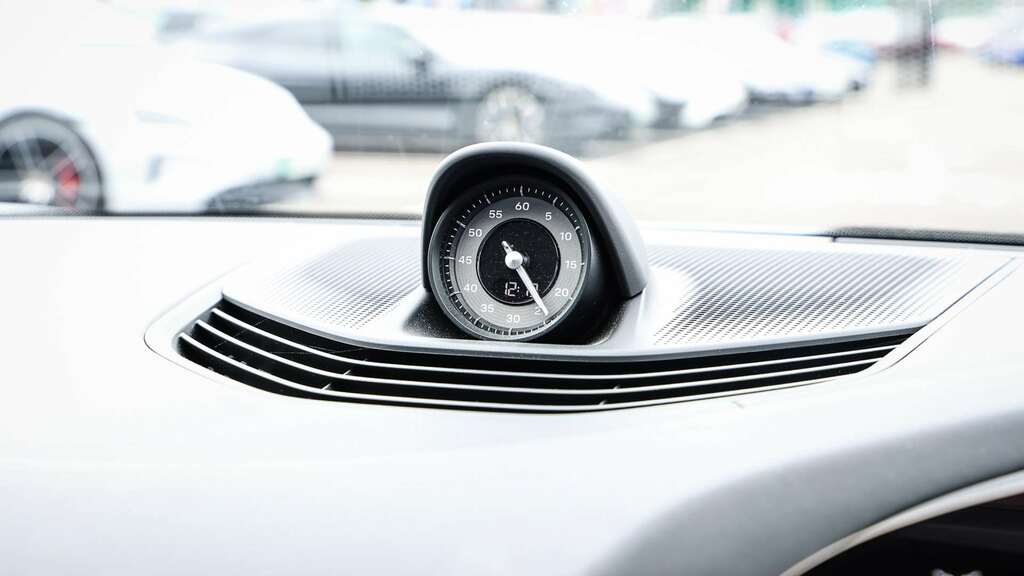 Porsche Taycan Taycan 4X2 Silver #24