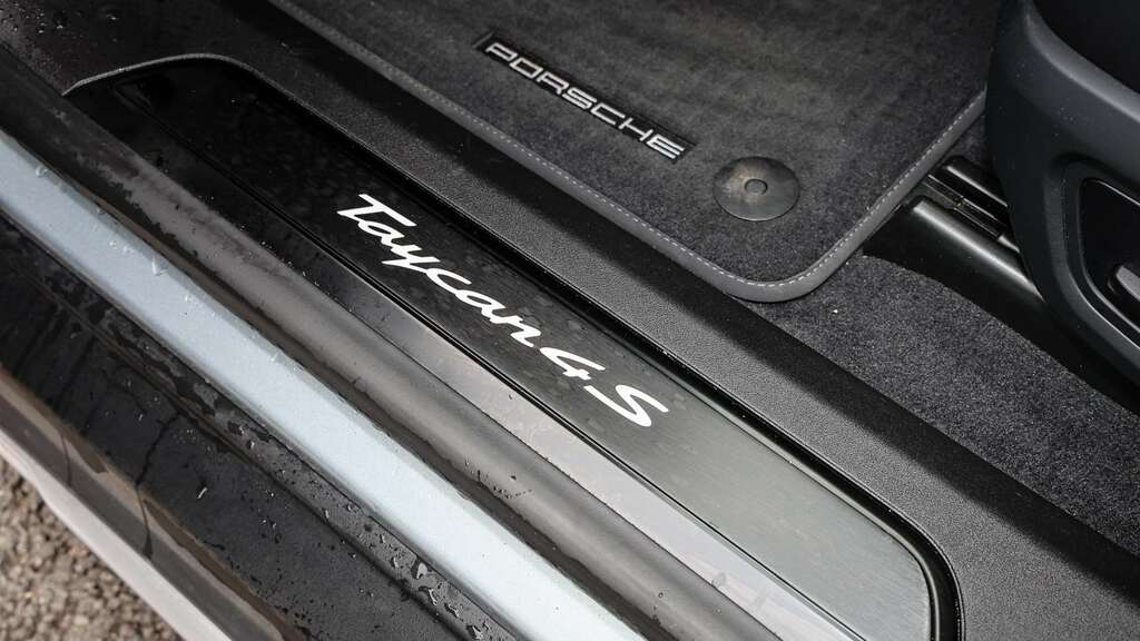 Porsche Taycan Taycan 4X2 Silver #26