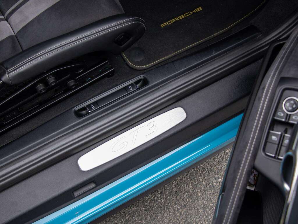 Porsche 911 911 Carrera Gts S-a Blue #27