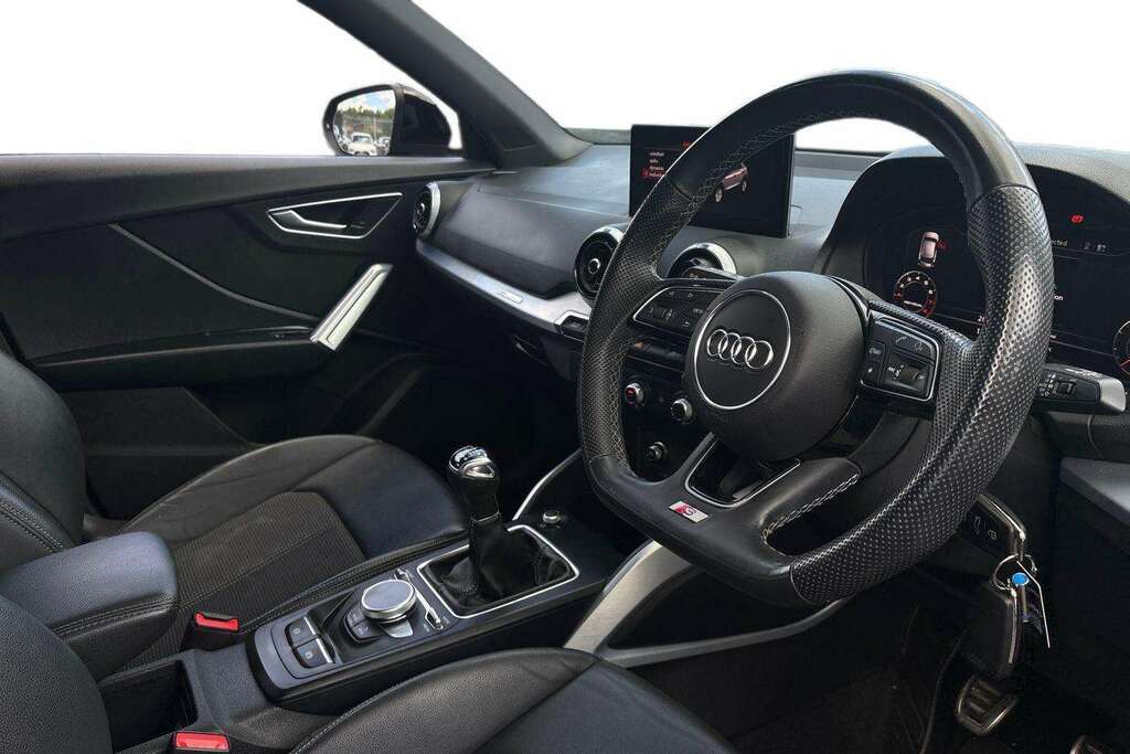 Audi Q2 30 Tfsi Black Edition 2021 Grey #6