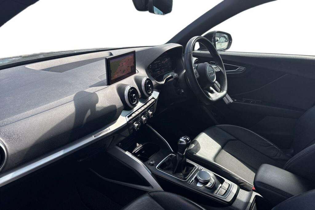 Audi Q2 30 Tfsi Black Edition 2021 Grey #2