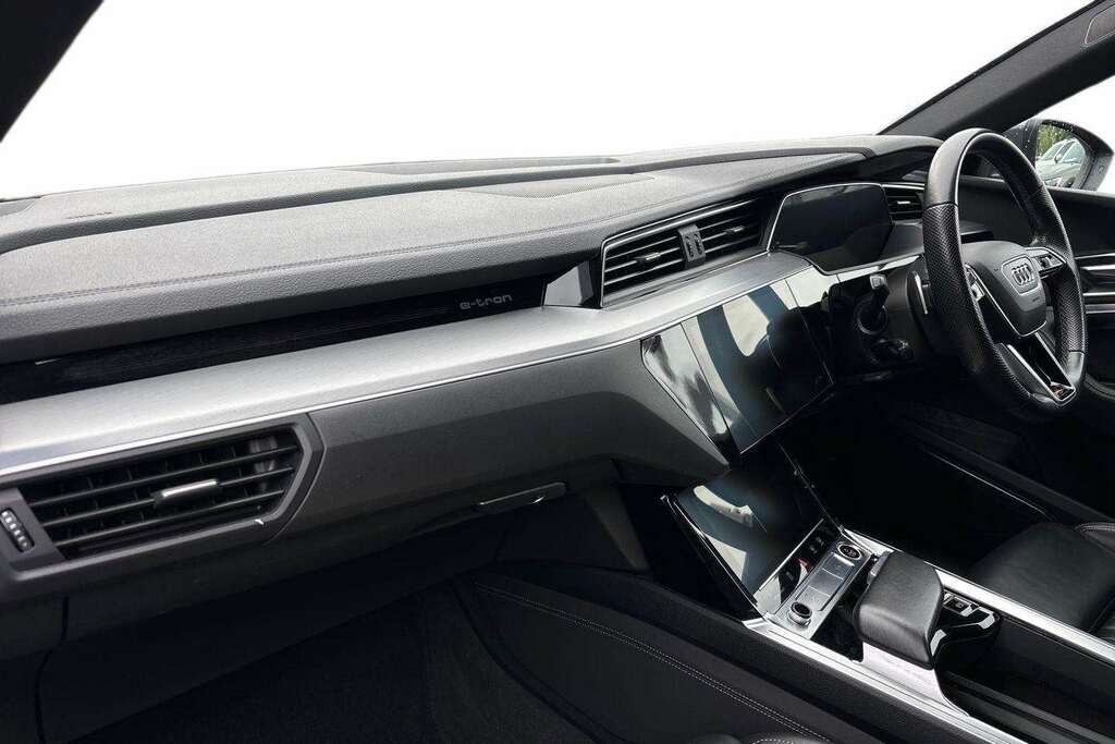 Audi E-tron 300Kw 55 Quattro 95Kwh S Line 2021 Grey #2