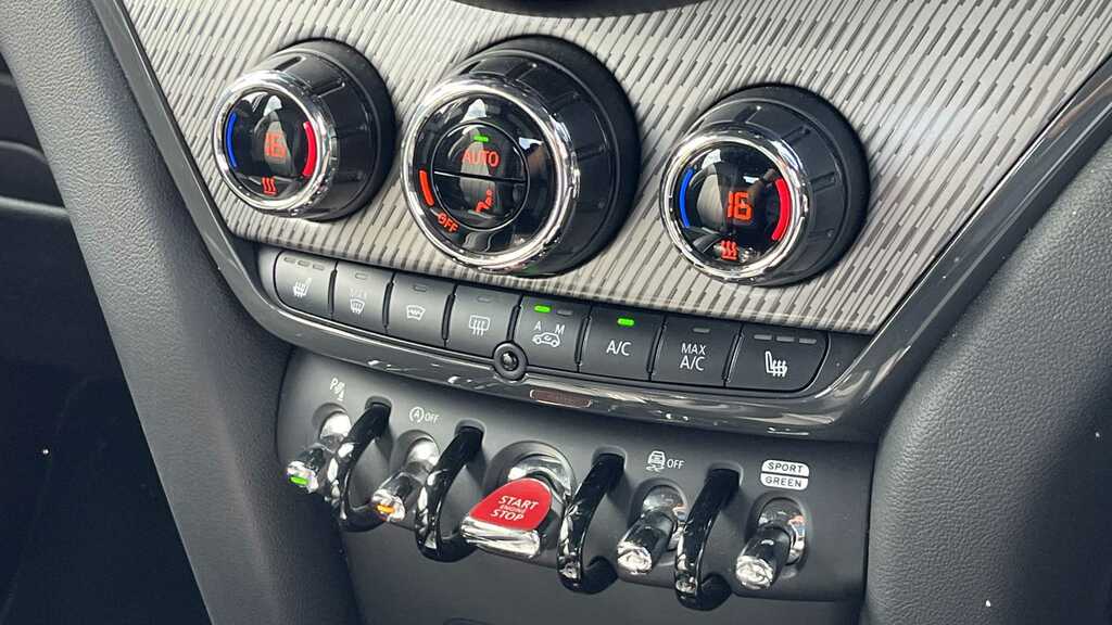 Mini Countryman Countryman Cooper S E All4 Classic Silver #26