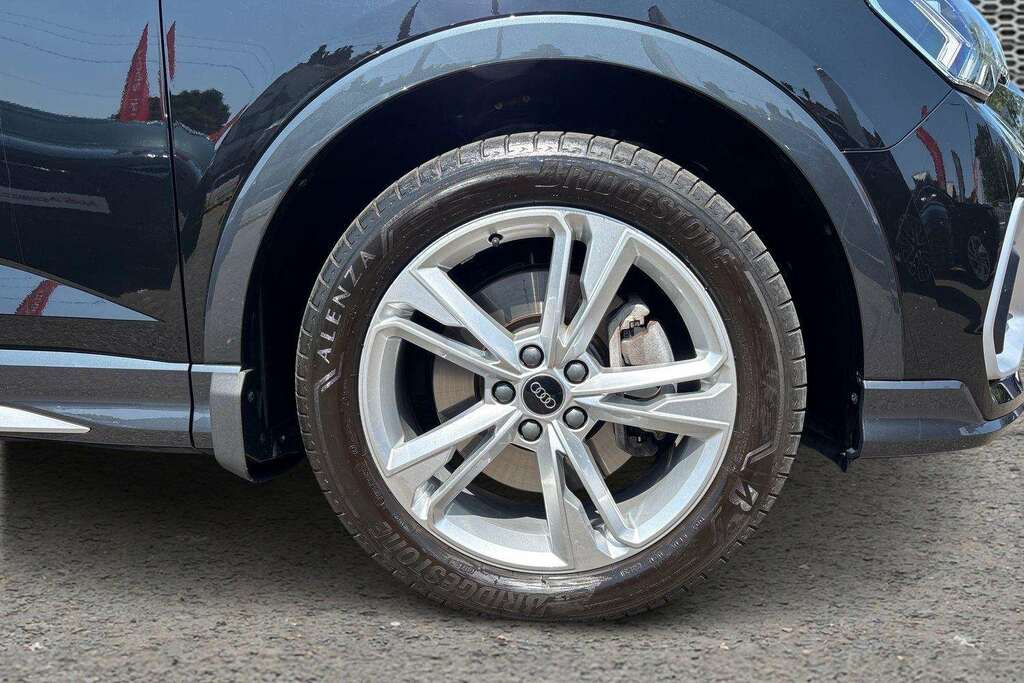 Audi Q3 45 Tfsi E S Line S Tronic 2023 Black #5