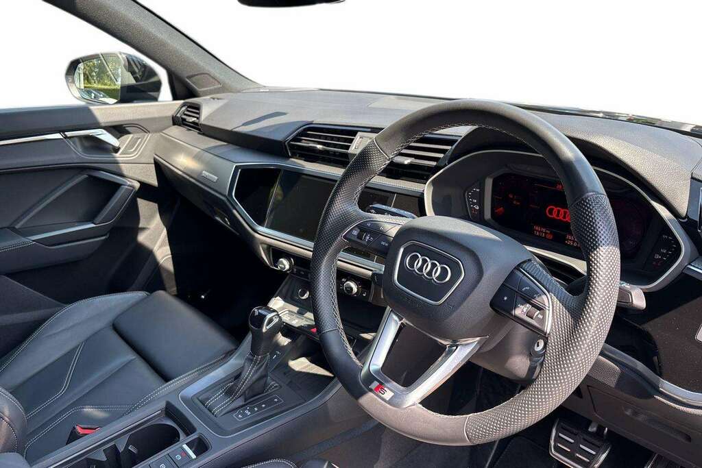 Audi Q3 45 Tfsi E S Line S Tronic 2023 Black #6