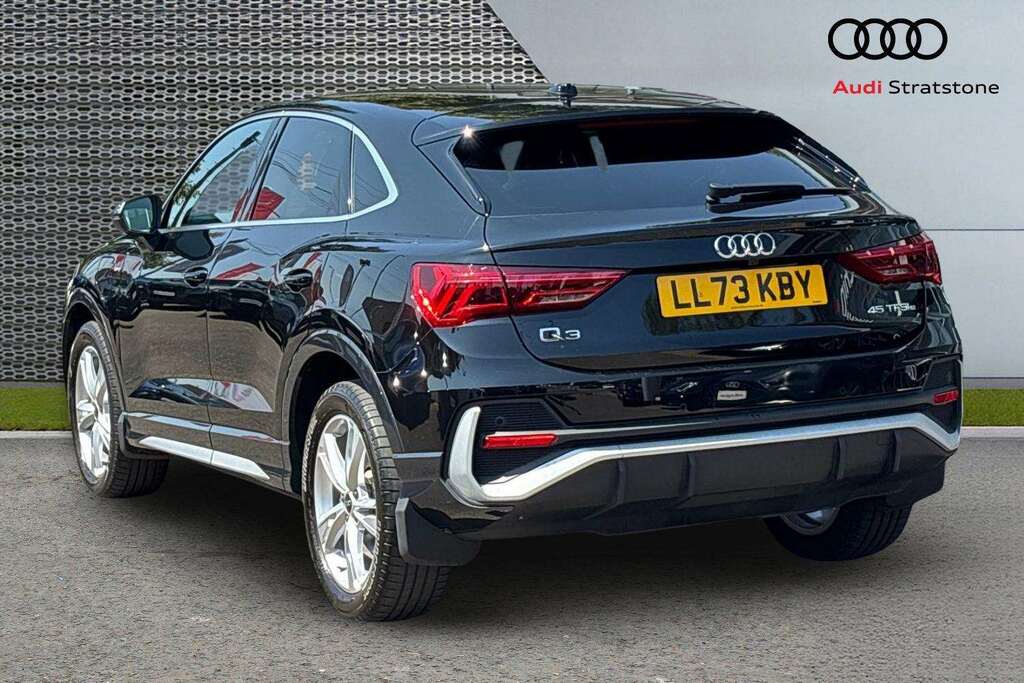 Audi Q3 45 Tfsi E S Line S Tronic 2023 Black #3