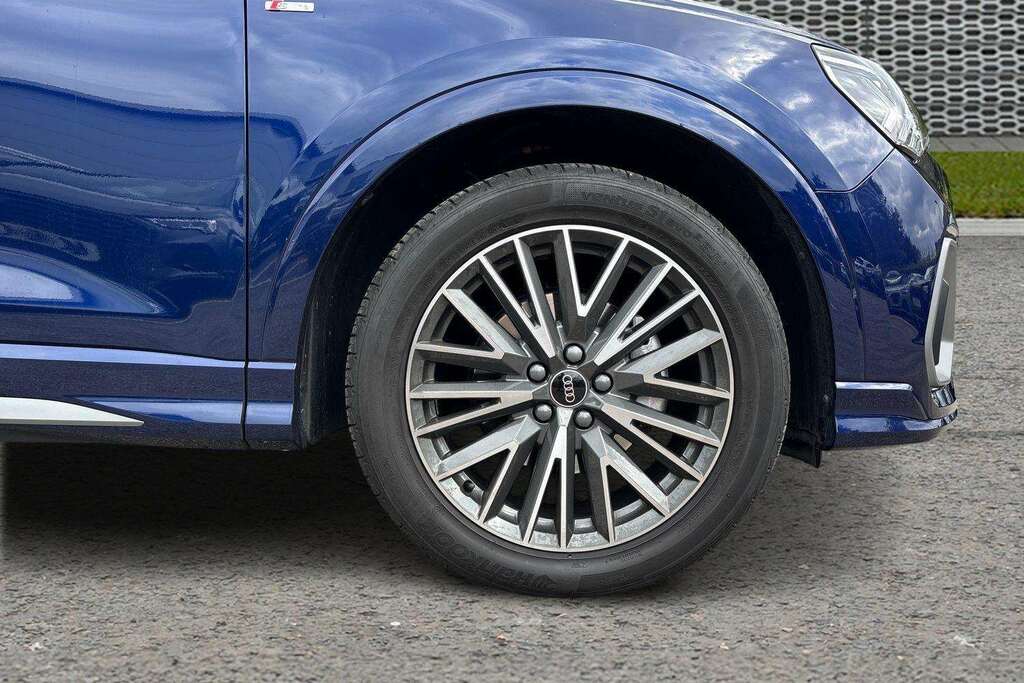 Audi Q3 35 Tfsi S Line S Tronic Leather 2025 Blue #4