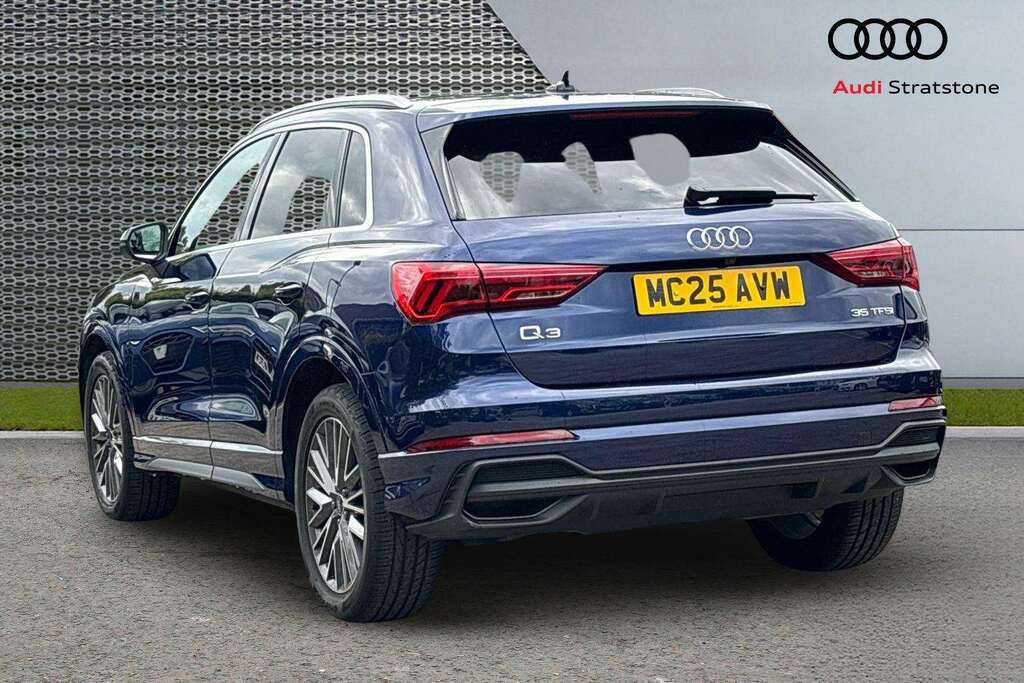 Audi Q3 35 Tfsi S Line S Tronic Leather 2025 Blue #2
