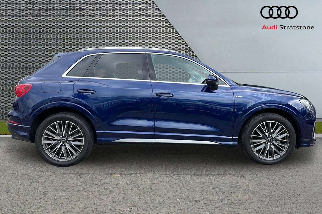Audi Q3 35 Tfsi S Line S Tronic Leather 2025 Blue #3