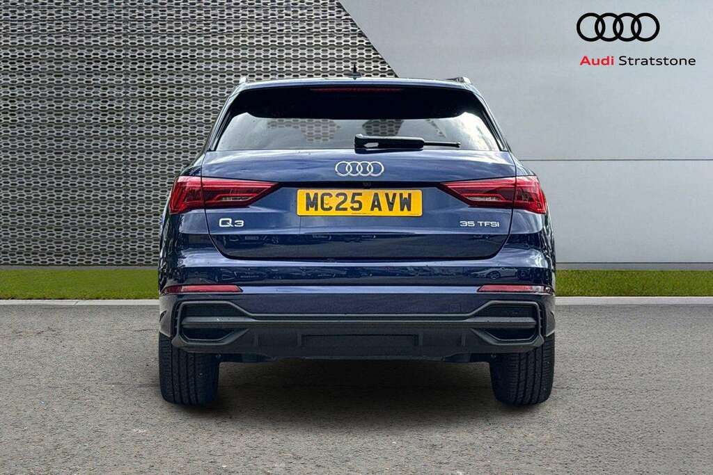 Audi Q3 35 Tfsi S Line S Tronic Leather 2025 Blue #6