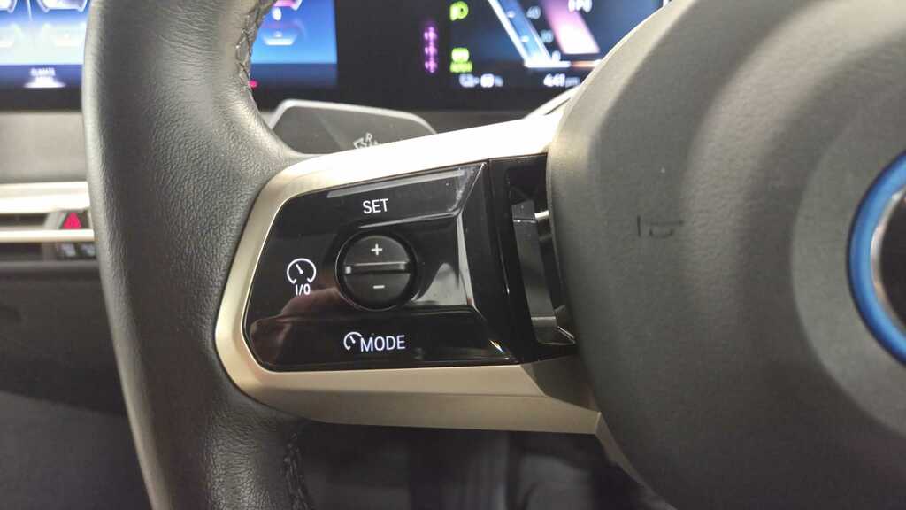 BMW iX IX Xdrive40 M Sport Edition Black #22