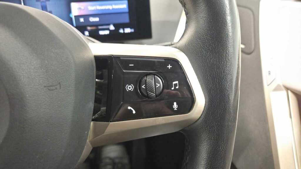 BMW iX IX Xdrive40 M Sport Edition Black #23