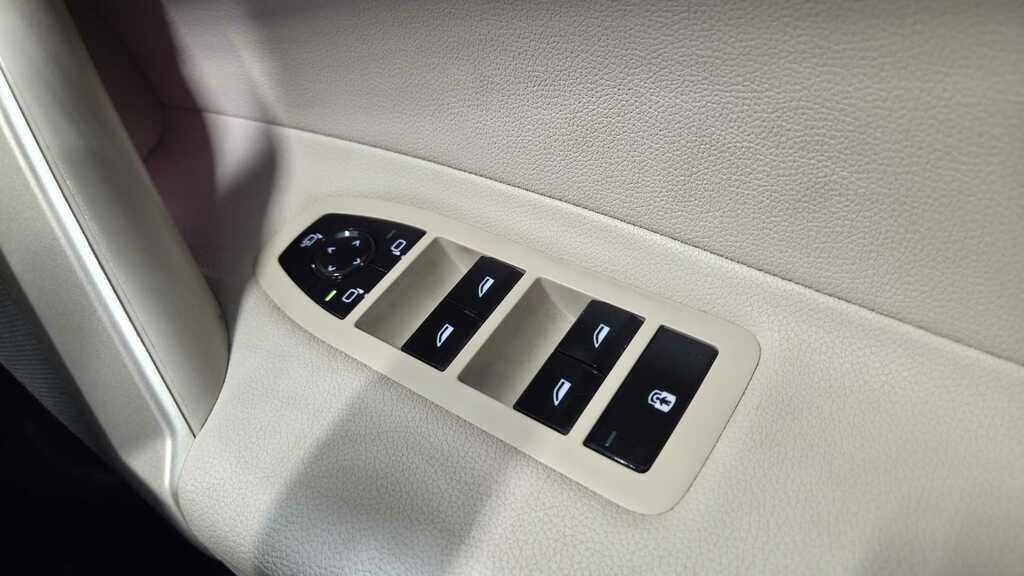 BMW iX IX Xdrive40 M Sport Edition Black #24