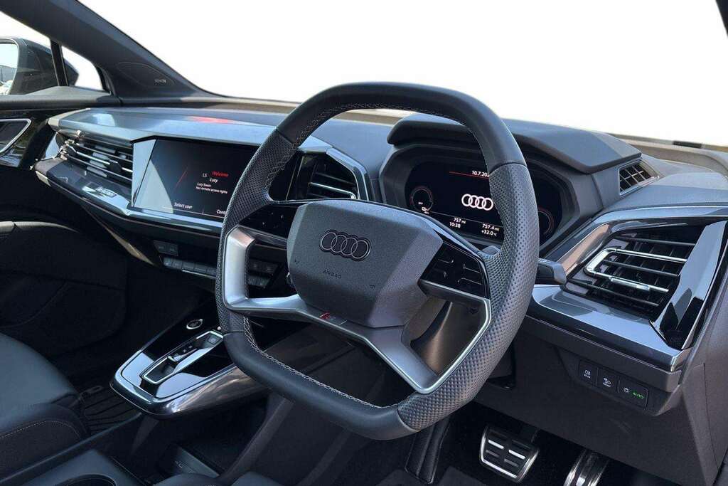 Audi Q4 E Tron 210Kw 45 82Kwh Black Edition 2026 Blue #6