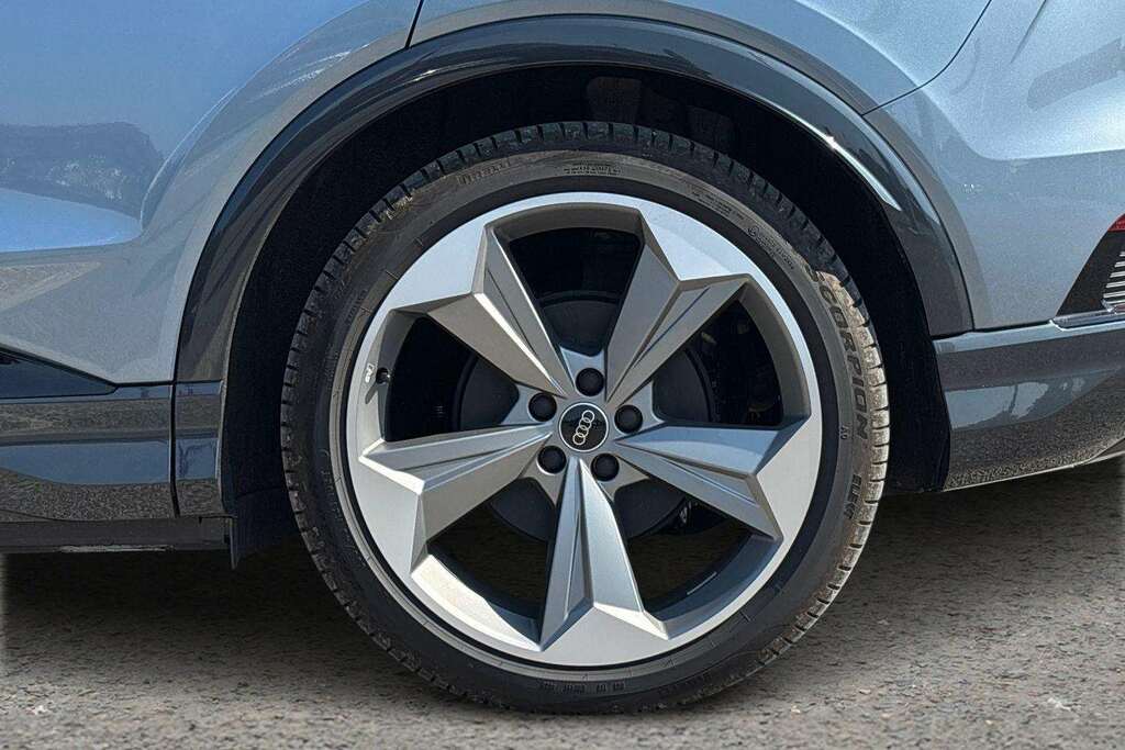 Audi Q4 E Tron 210Kw 45 82Kwh Black Edition 2026 Blue #5