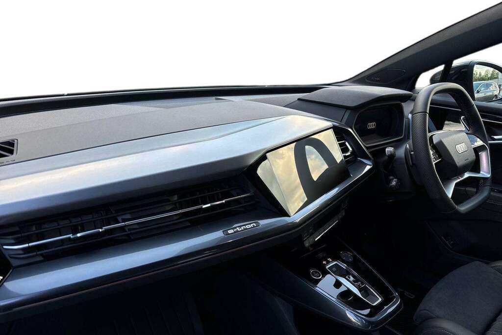 Audi Q4 E Tron 210Kw 45 Quattro 82Kwh Black Edition 2026 Grey #2