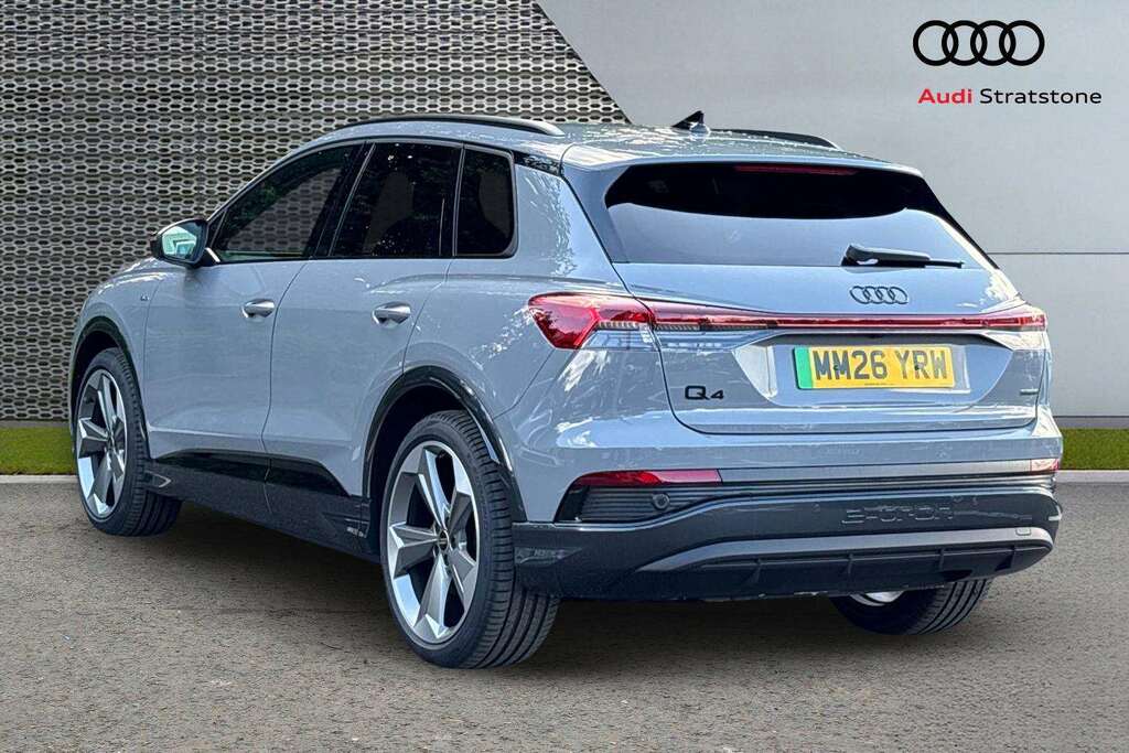 Audi Q4 E Tron 210Kw 45 Quattro 82Kwh Black Edition 2026 Grey #3