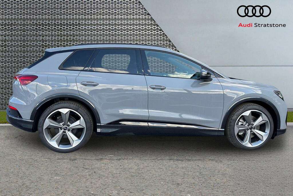 Audi Q4 E Tron 210Kw 45 Quattro 82Kwh Black Edition 2026 Grey #4
