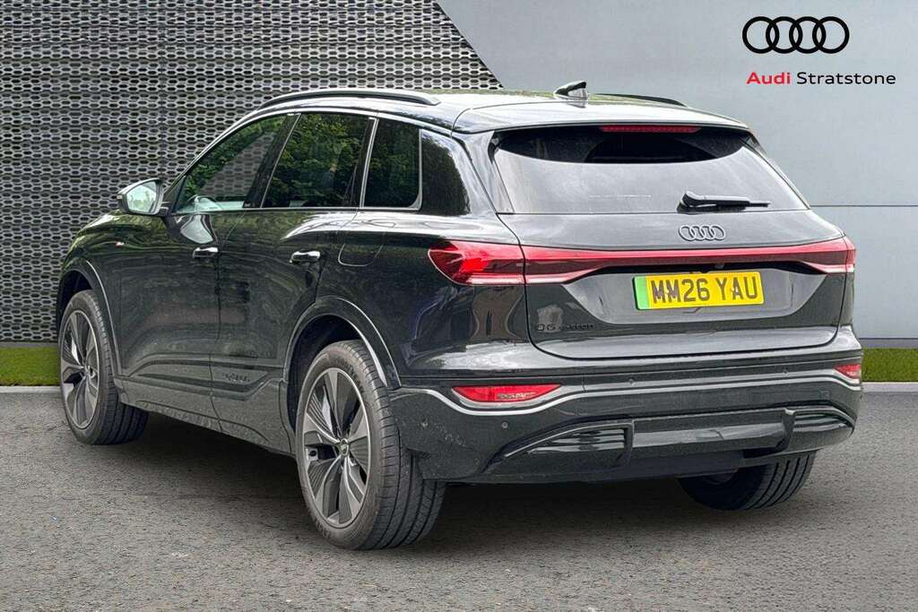 Audi Q6 E-Tron 185Kw 83Kwh Black Edition 2026 Black #3