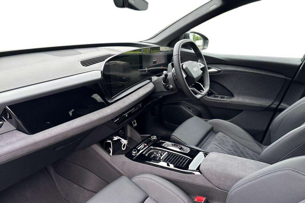Audi Q6 E-Tron 185Kw 83Kwh Black Edition 2026 Black #2