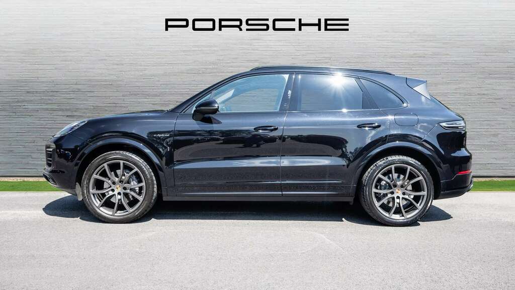 Porsche Cayenne Platinum Edition Tiptronic S 5 Seat Estate Purple #8