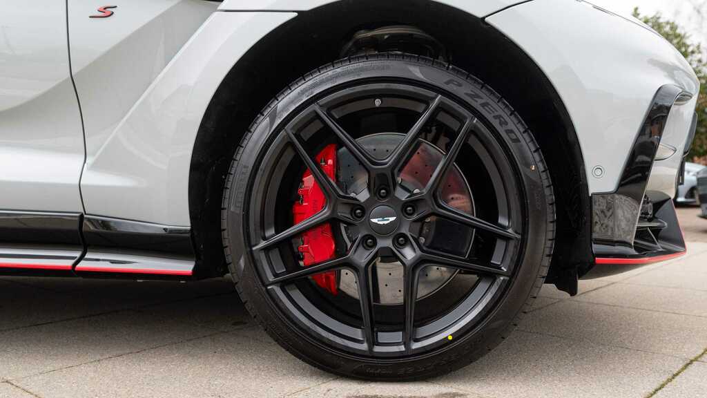 Aston Martin DBX V8 S Touchtronic 2026 Grey #4