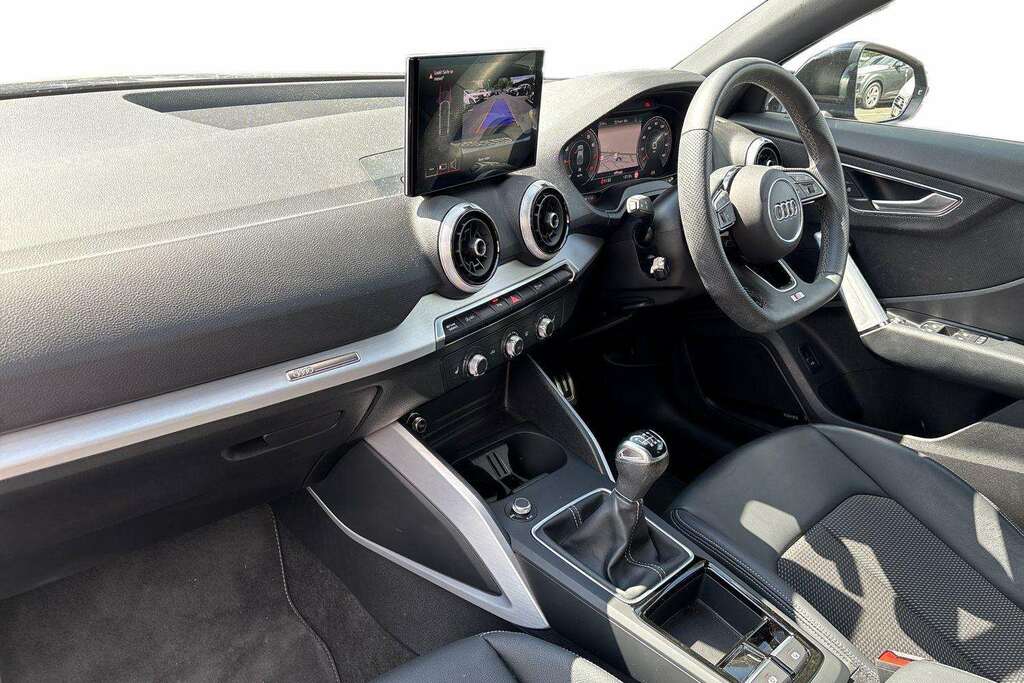 Audi Q2 30 Tfsi 116 Black Edition 2024 Blue #2